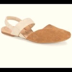 Born Coco Flats Size 8